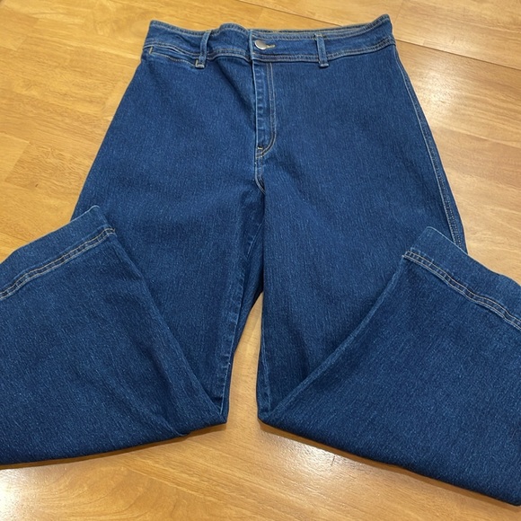 NWOT H&M Wide Leg Denim Jeans Women’s 10 Cropped Short Stretch Trendy - Picture 4 of 11